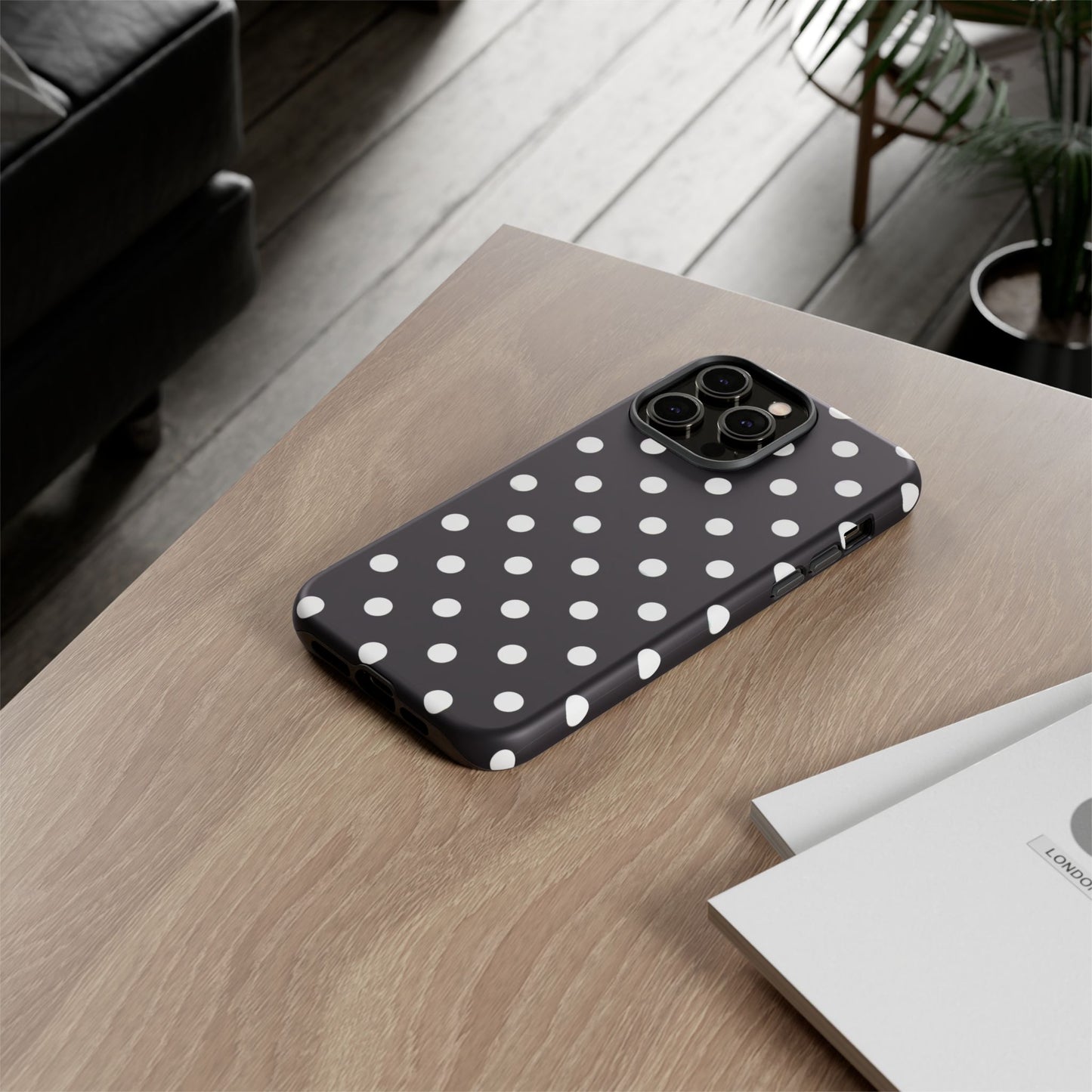 iphone case Classic Black & White Dots